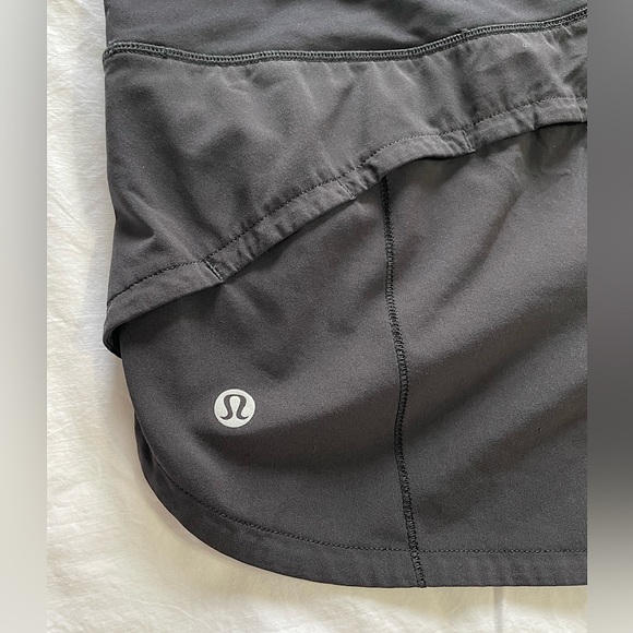 Lululemon Speed Up Shorts - Picture 3 of 3
